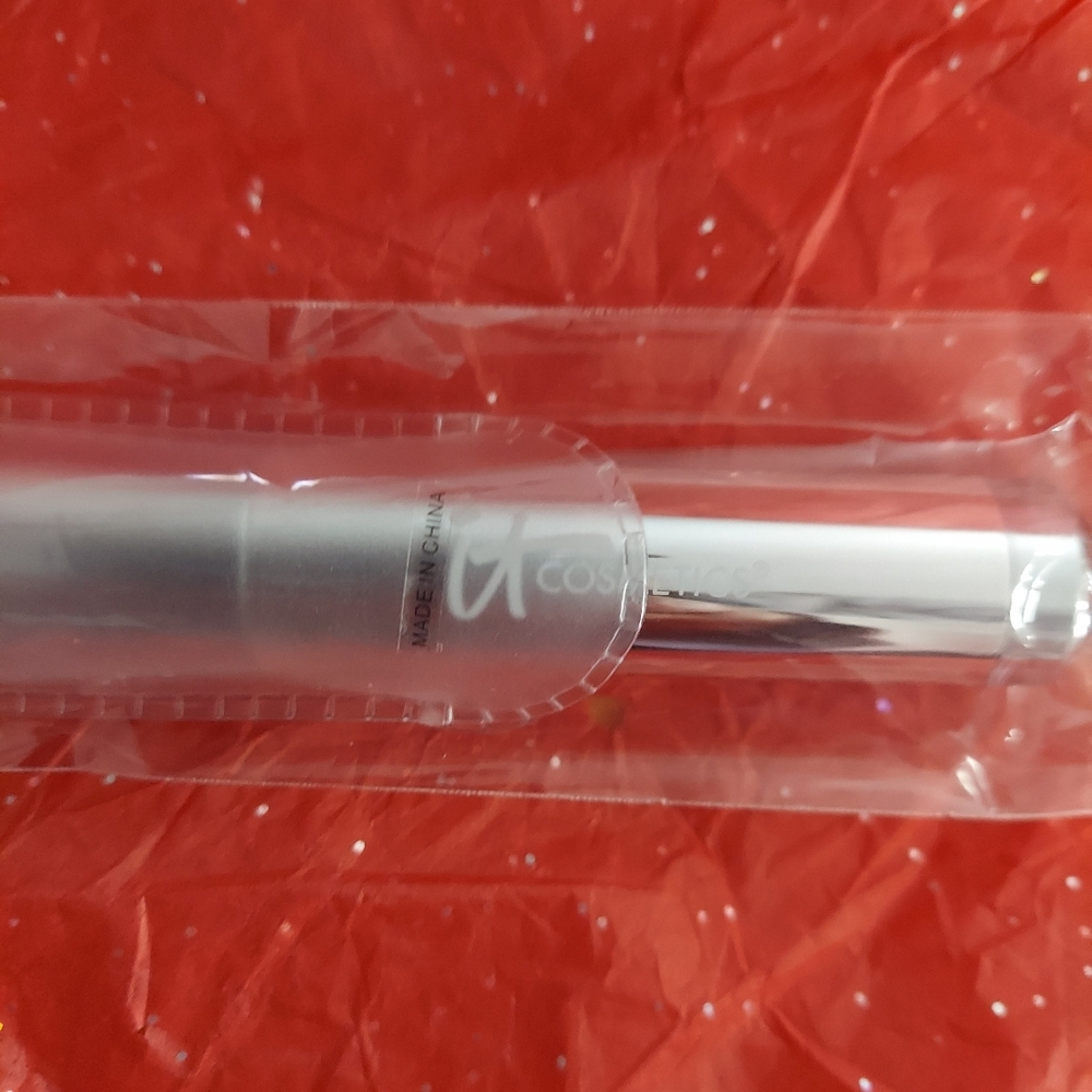 It Cosmetics Makeup Brush Set - Picture 6 of 16